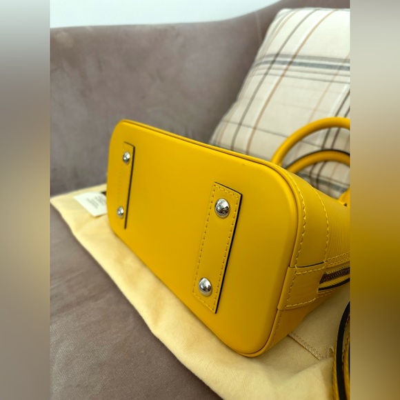 Louis Vuitton Brand New Small Alma Bag - Bought in Europe Never use retail $2280 - Picture 4 of 15